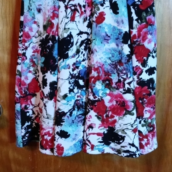 Haute Monde sleeveless dress large floral - Picture 5 of 9